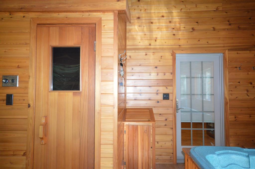 6545 PINE TRAIL Avenue, Lambton Shores Ontario, Canada
