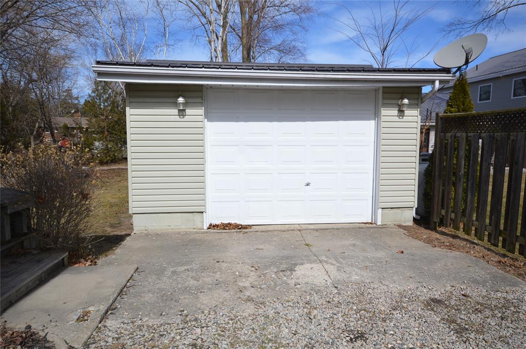 6366 LONDON Road, Lambton Shores, Ontario, Canada