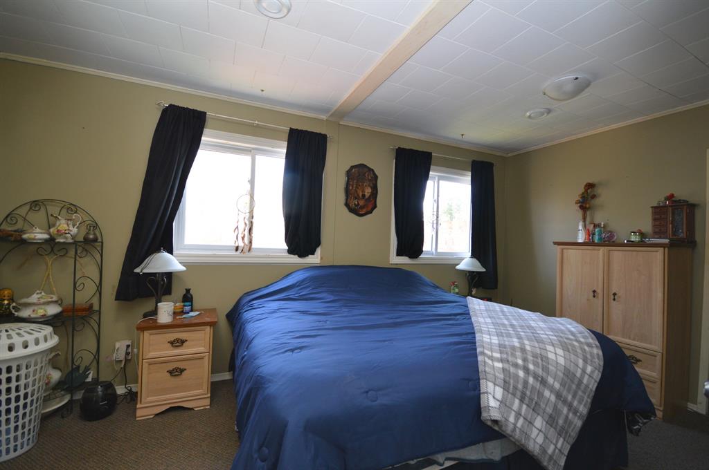 5697 LAKESHORE Road, Plympton-Wyoming, Ontario, Canada