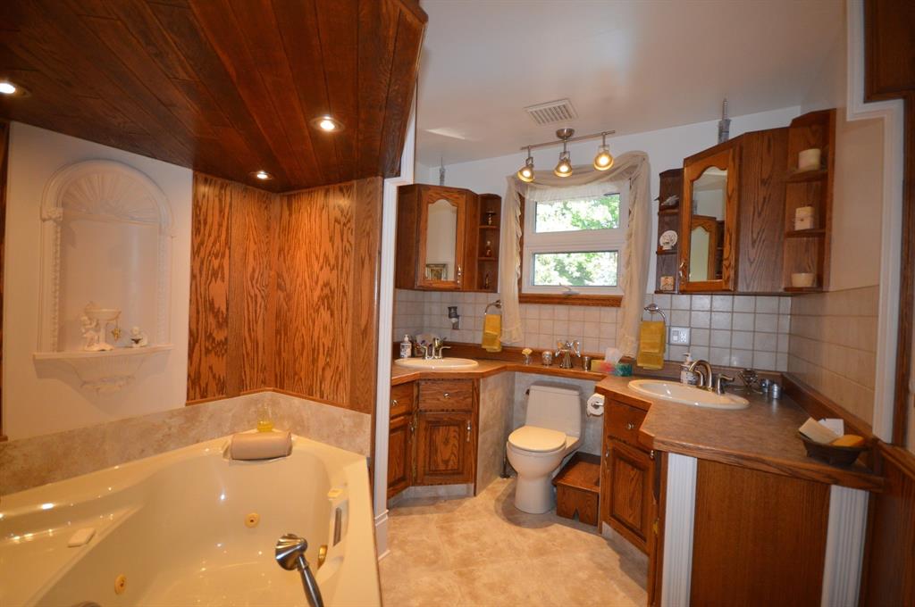 6994 LONDON Line, Warwick, Ontario, Canada