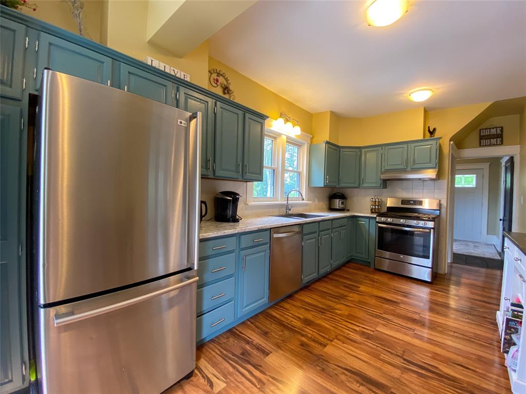 32 ALBERT Street, Lambton Shores, Ontario, Canada