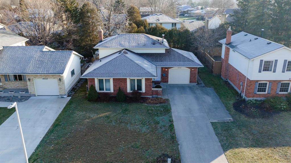 2574 KAYMAR Crescent, Sarnia, Ontario, Canada