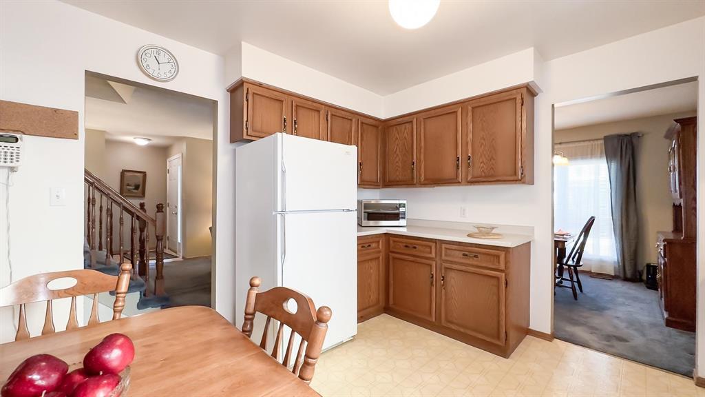 2574 KAYMAR Crescent, Sarnia, Ontario, Canada