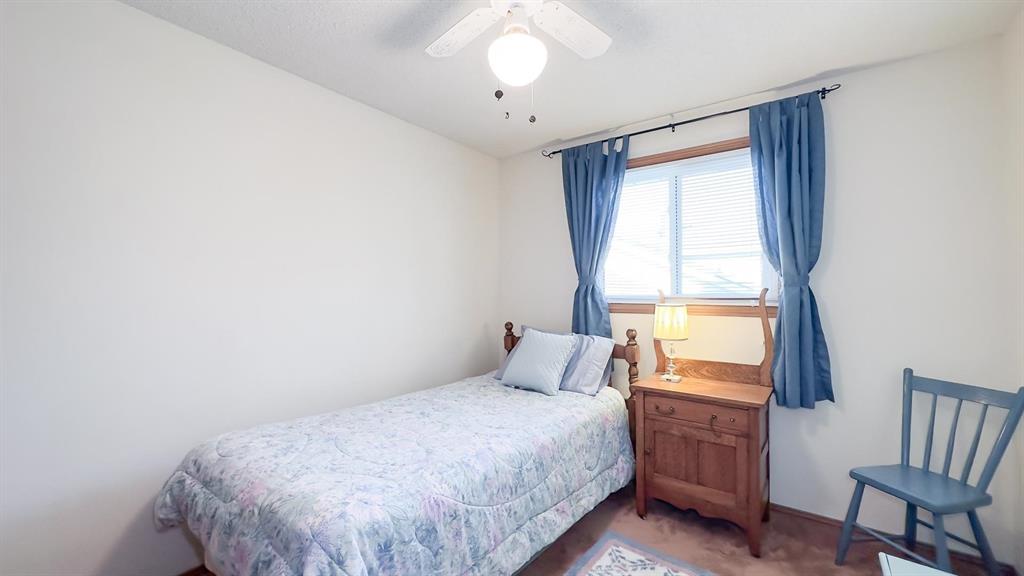 2574 KAYMAR Crescent, Sarnia, Ontario, Canada