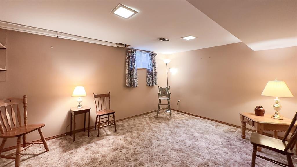 2574 KAYMAR Crescent, Sarnia, Ontario, Canada