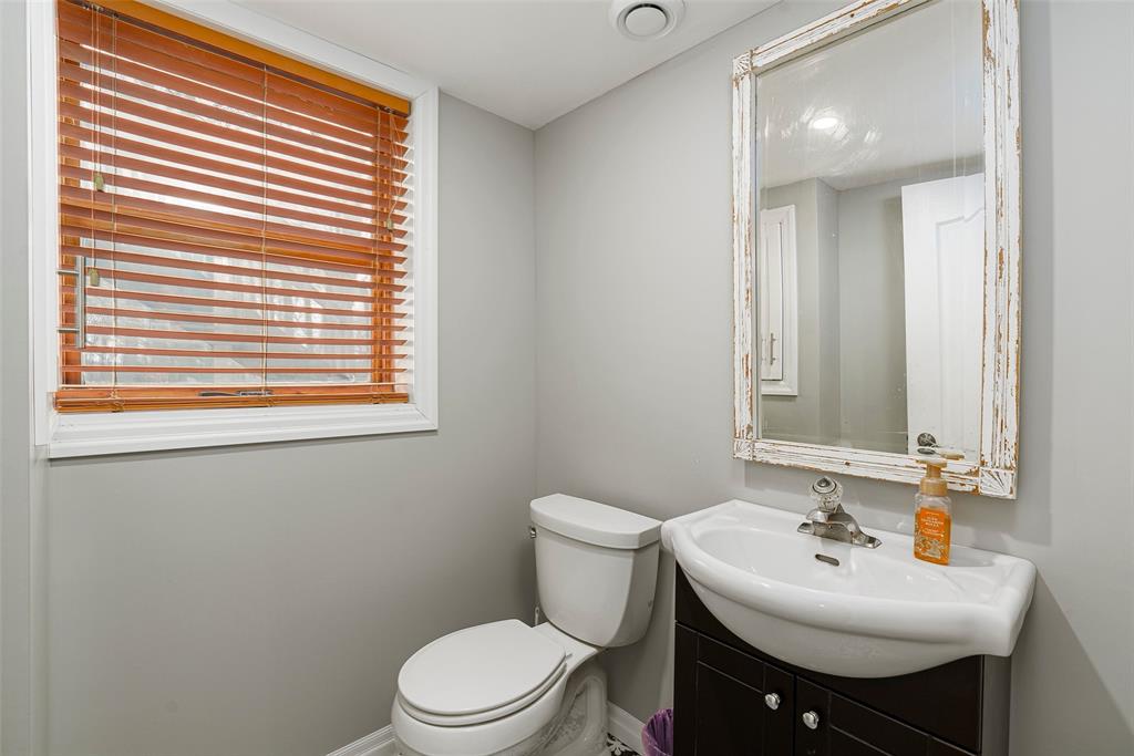 11 BAYLEY Street, Lambton Shores, Ontario, Canada
