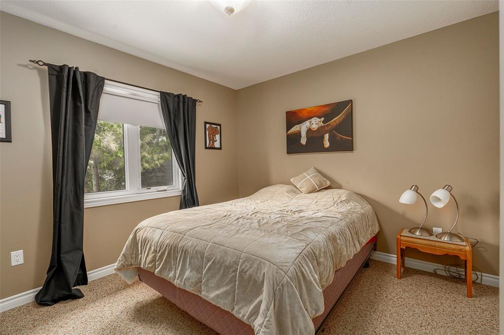 6782 EAST PARKWAY Drive, Lambton Shores, Ontario, Canada
