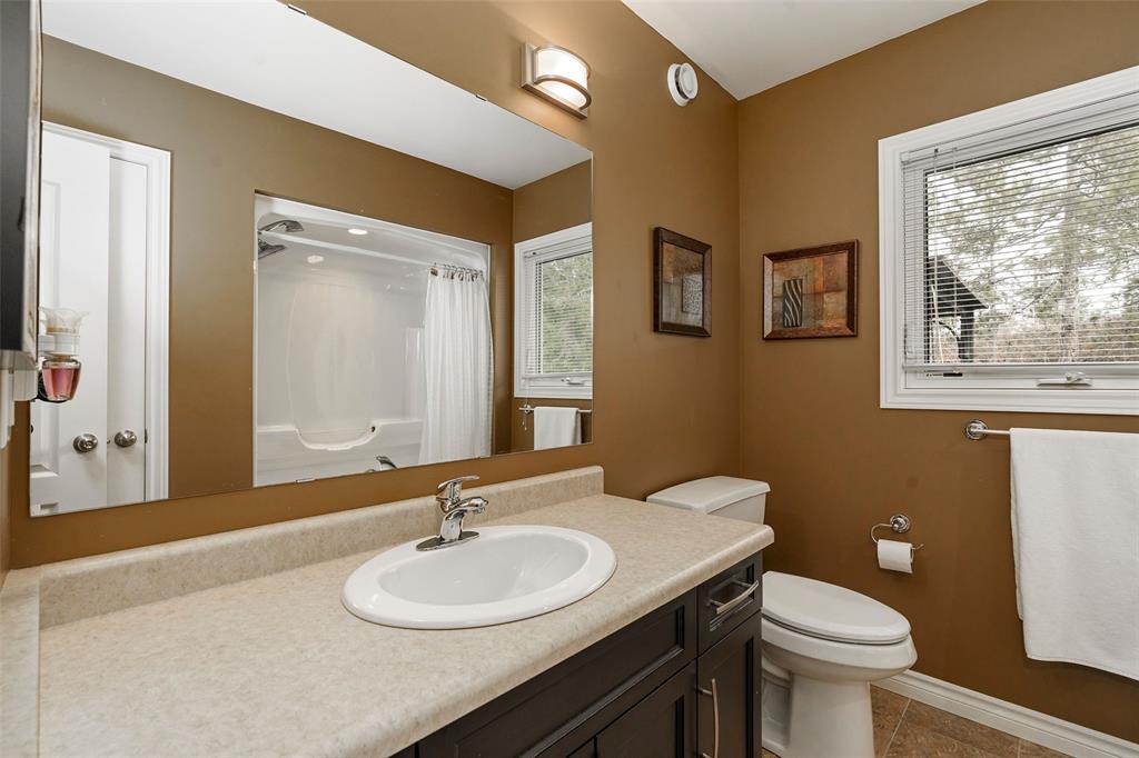 6782 EAST PARKWAY Drive, Lambton Shores, Ontario, Canada