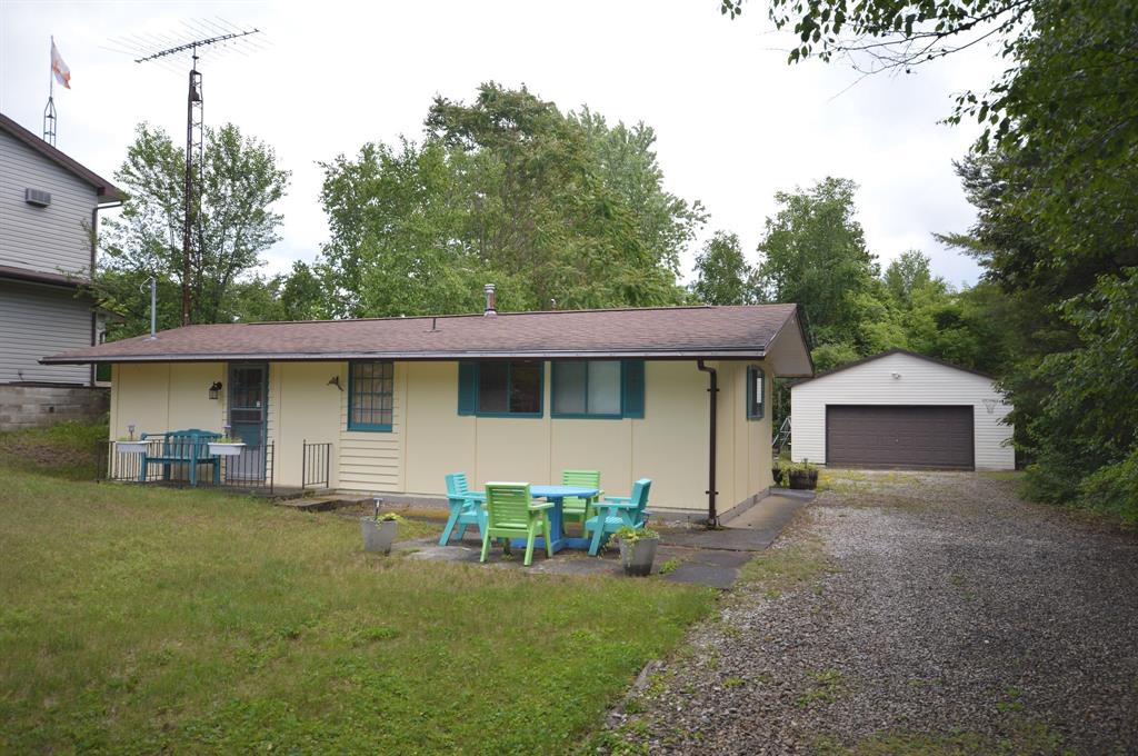 9670 RICHARDSON Drive, Lambton Shores, Ontario, Canada