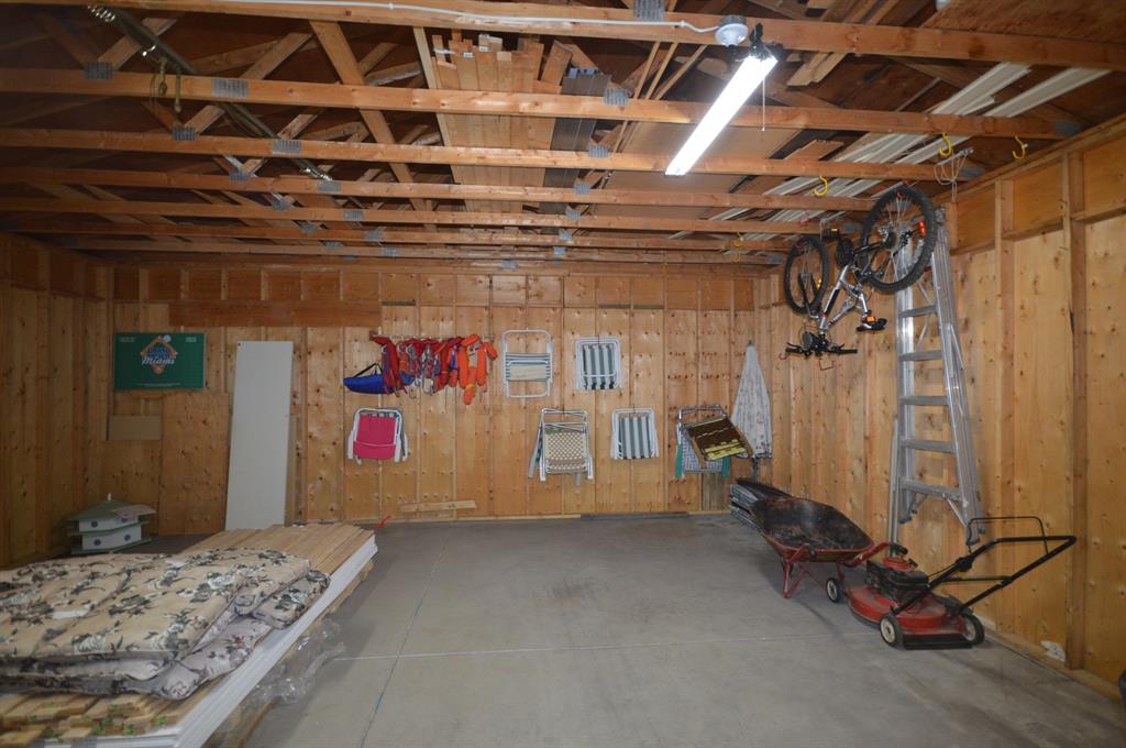 9670 RICHARDSON Drive, Lambton Shores, Ontario, Canada