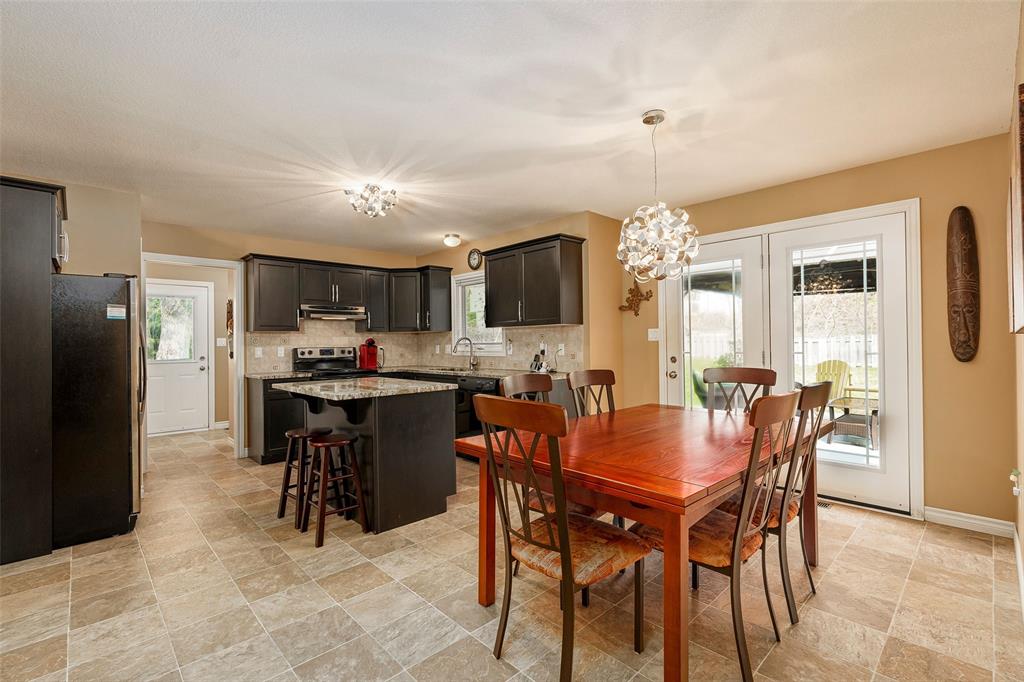 6782 EAST PARKWAY Drive, Lambton Shores, Ontario, Canada
