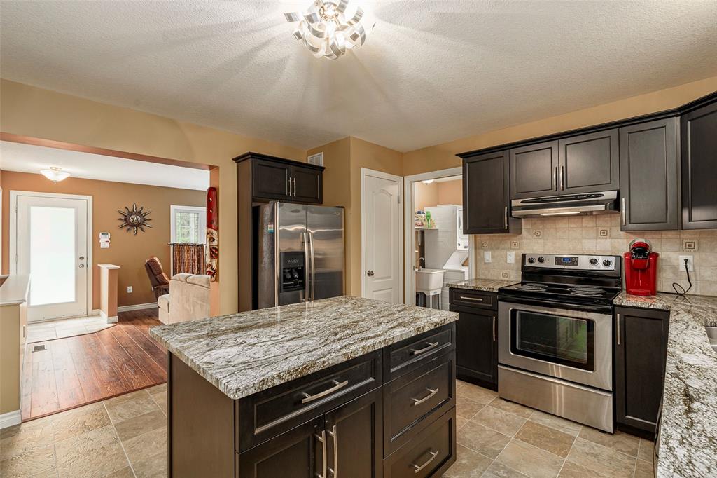 6782 EAST PARKWAY Drive, Lambton Shores, Ontario, Canada