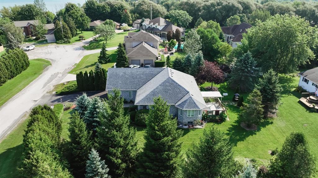 4335 BLUEPOINT Drive, Plympton-Wyoming, Ontario, Canada