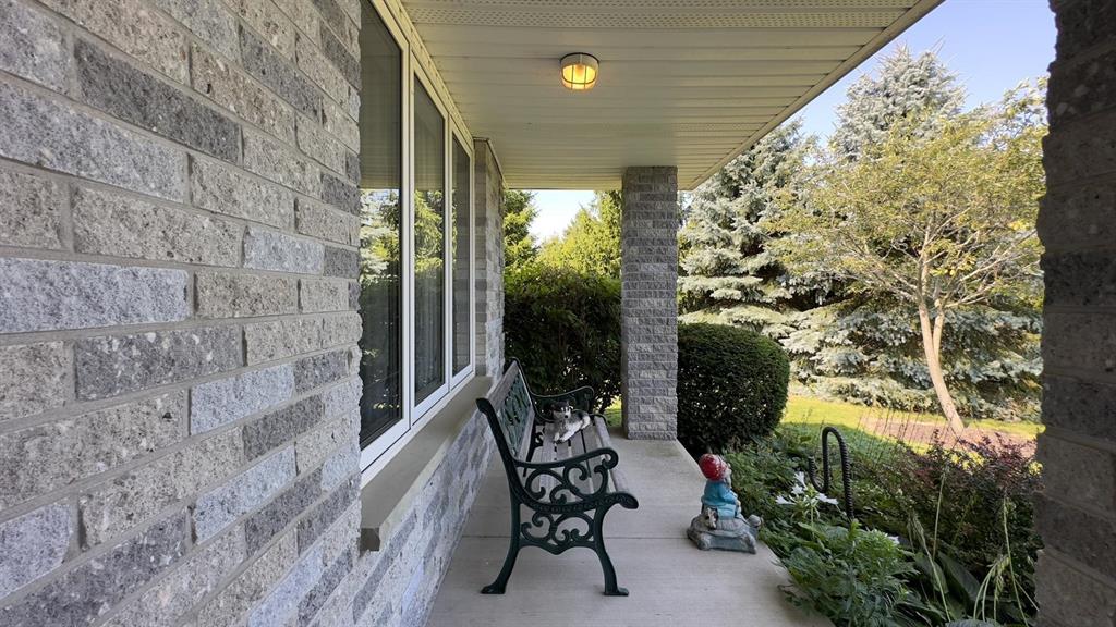 4335 BLUEPOINT Drive, Plympton-Wyoming, Ontario, Canada