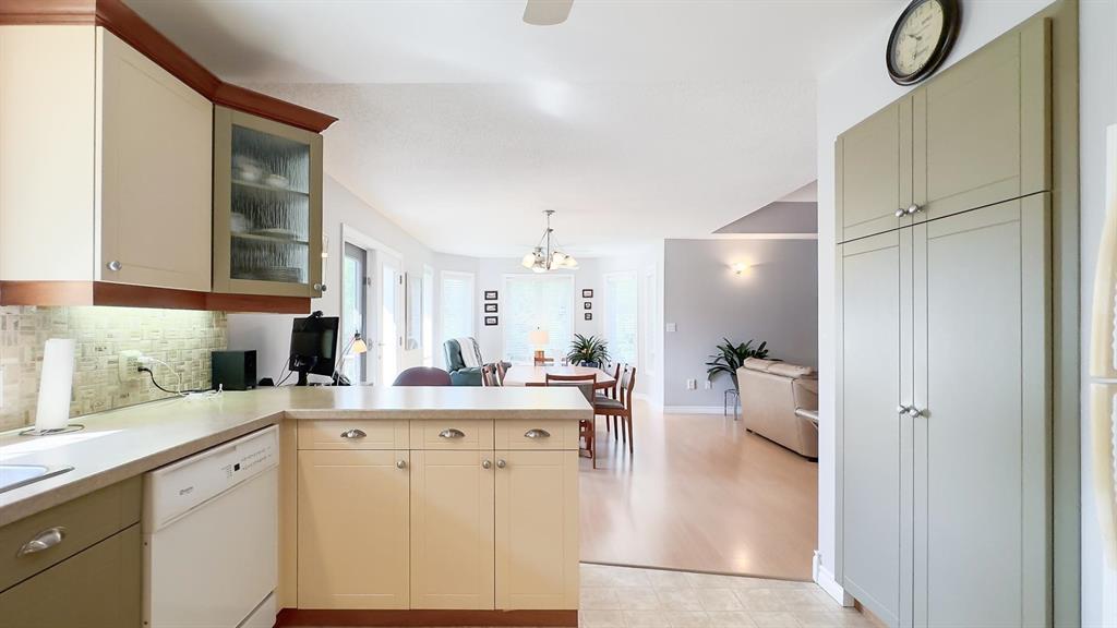 4335 BLUEPOINT Drive, Plympton-Wyoming, Ontario, Canada