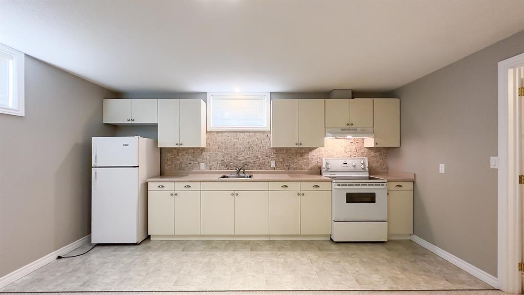 4335 BLUEPOINT Drive, Plympton-Wyoming, Ontario, Canada