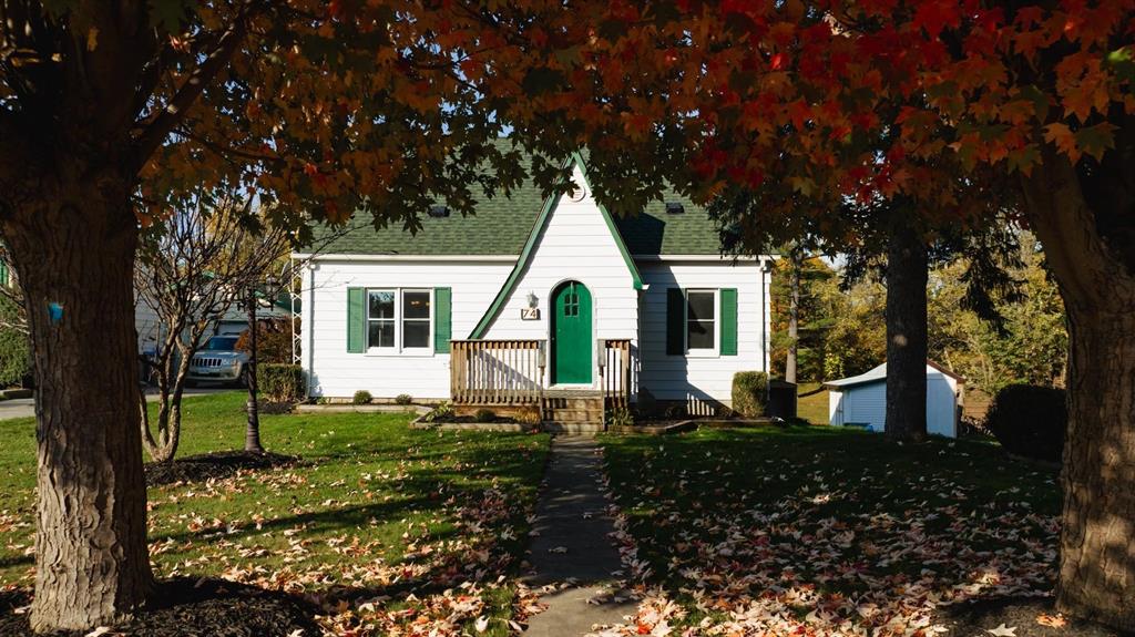74 MAIN Street South, Lambton Shores Ontario, Canada