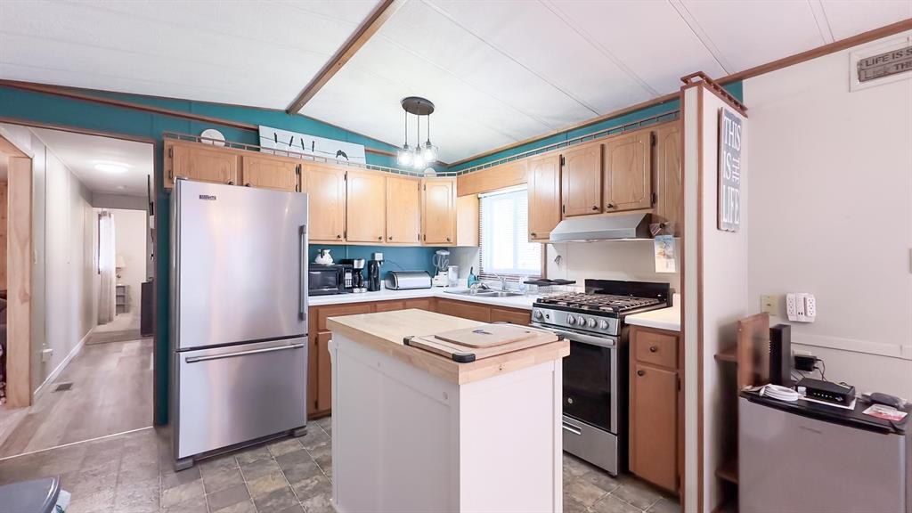 9910 NORTHVILLE Crescent Unit# A-52, Lambton Shores, Ontario, Canada