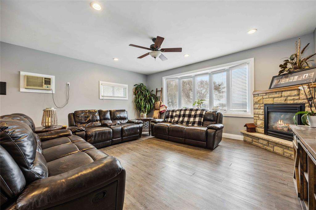 8366 TOWNSEND Line, Lambton Shores, Ontario, Canada