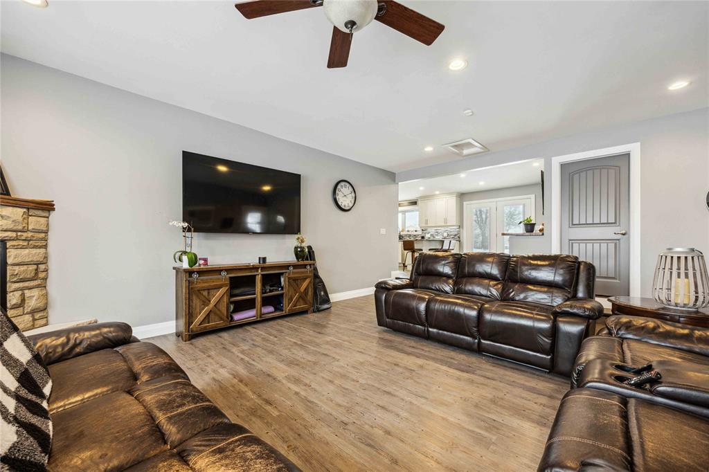 8366 TOWNSEND Line, Lambton Shores, Ontario, Canada
