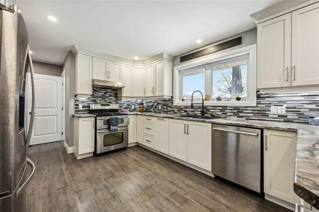 8366 TOWNSEND Line, Lambton Shores, Ontario, Canada