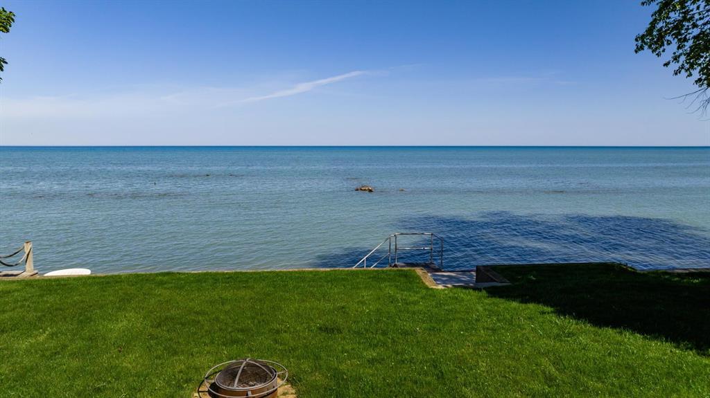 5332 BROADVIEW Avenue, Lambton Shores, Ontario, Canada