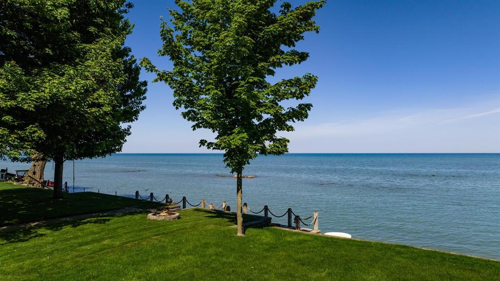 5332 BROADVIEW Avenue, Lambton Shores, Ontario, Canada