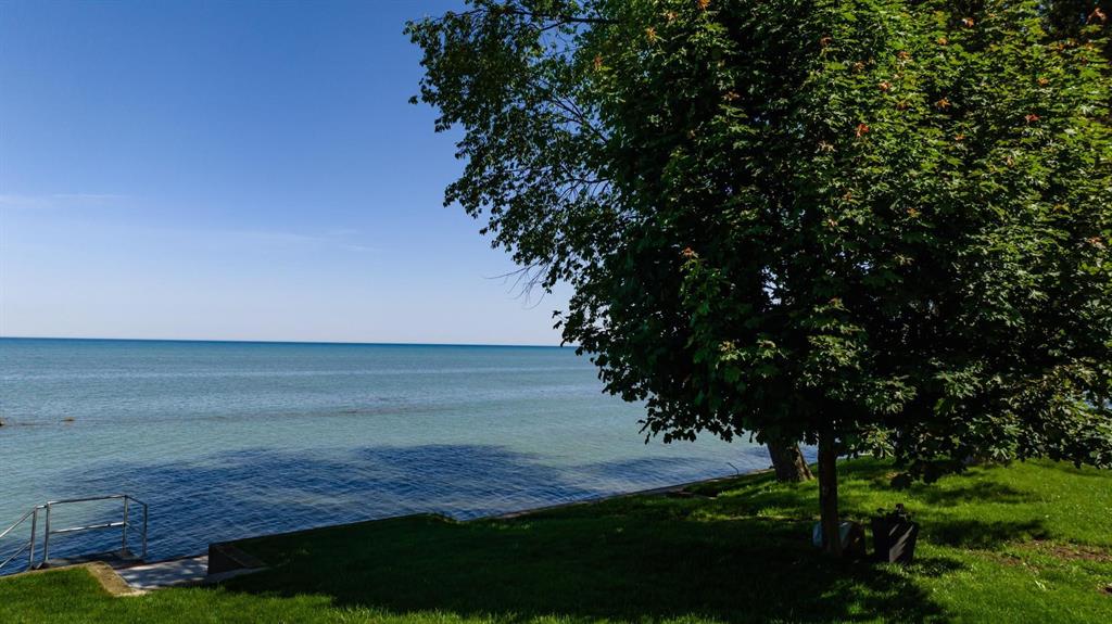 5332 BROADVIEW Avenue, Lambton Shores, Ontario, Canada