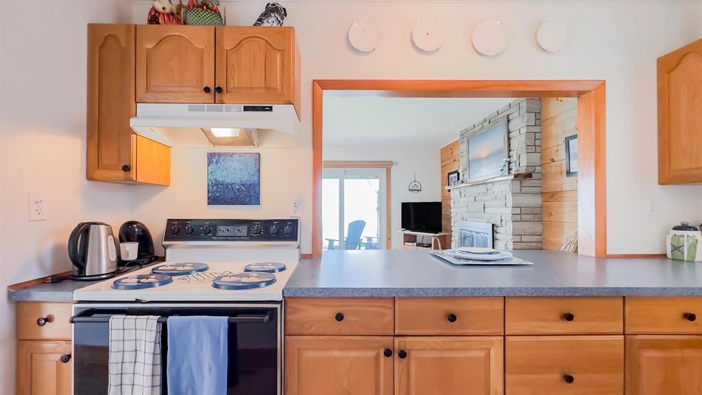 5332 BROADVIEW Avenue, Lambton Shores, Ontario, Canada