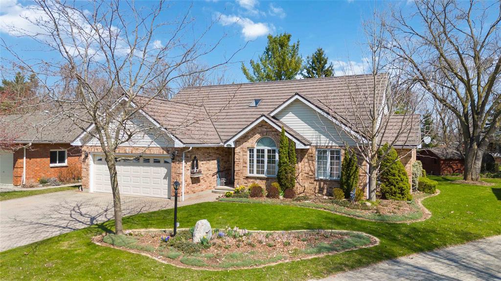 35 FRANCES Drive, Lambton Shores, Ontario, Canada