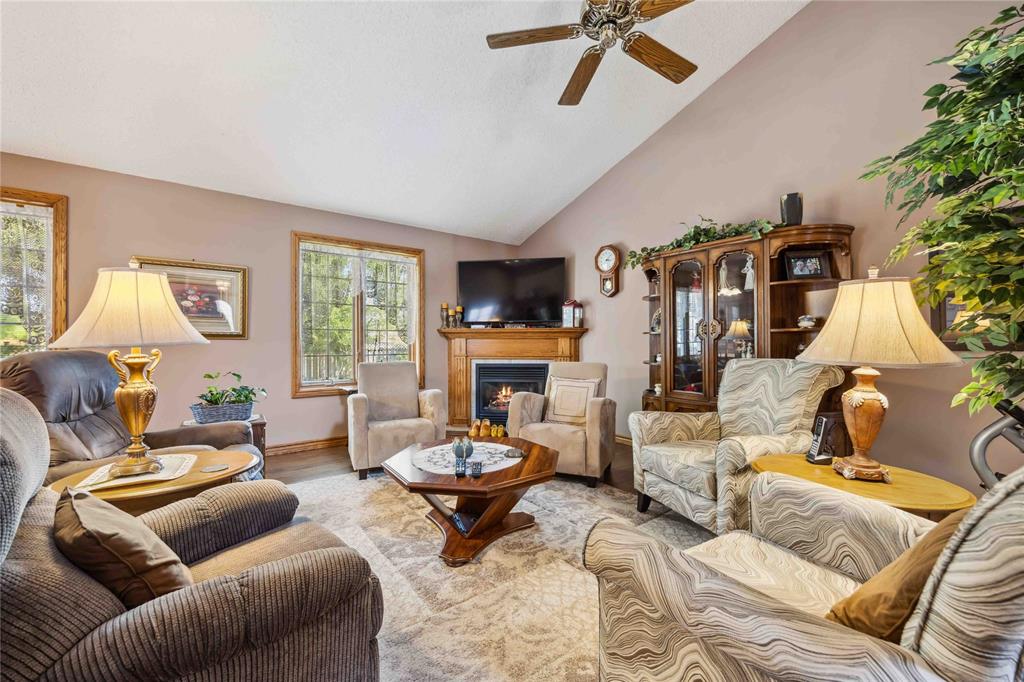 35 FRANCES Drive, Lambton Shores, Ontario, Canada