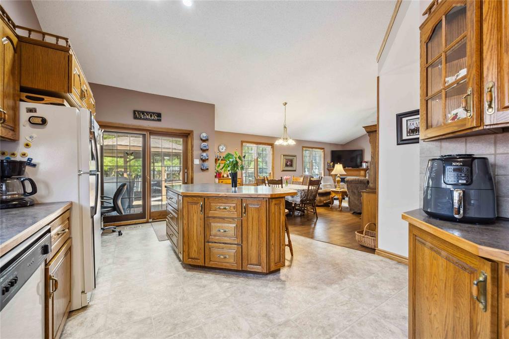 35 FRANCES Drive, Lambton Shores, Ontario, Canada