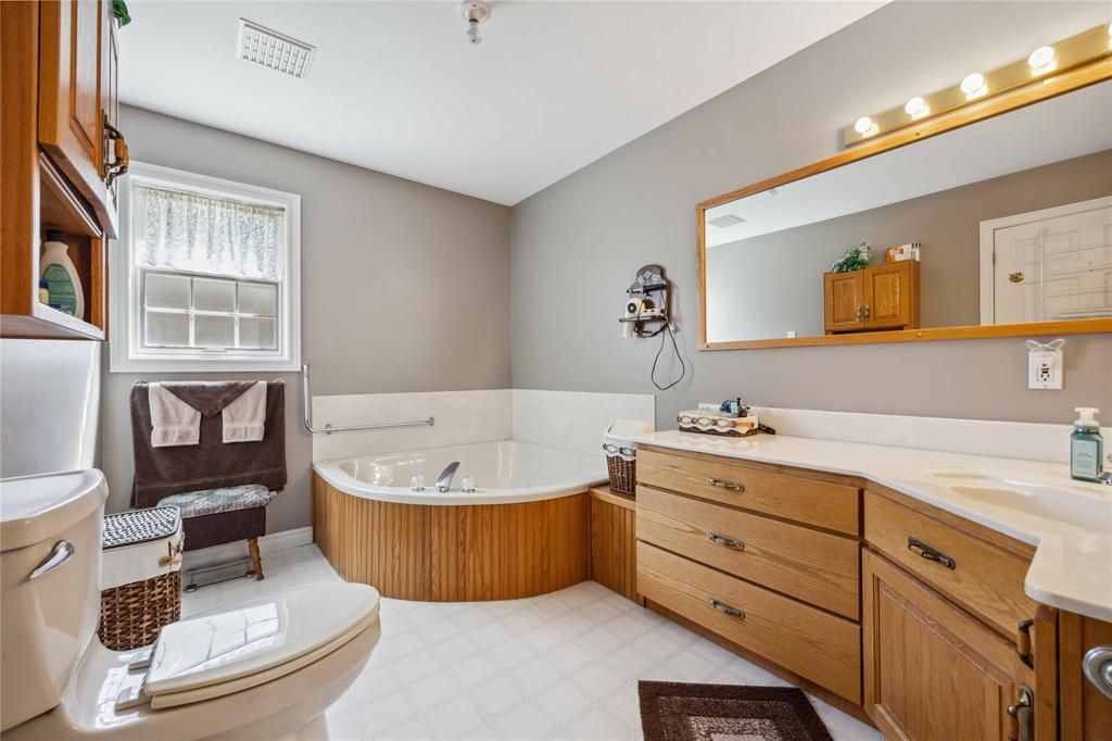 35 FRANCES Drive, Lambton Shores, Ontario, Canada
