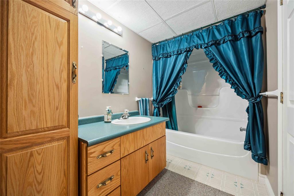 35 FRANCES Drive, Lambton Shores, Ontario, Canada