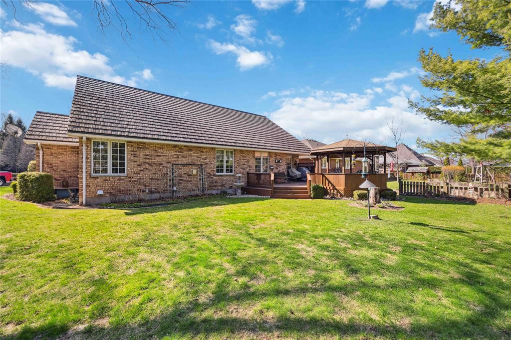 35 FRANCES Drive, Lambton Shores, Ontario, Canada
