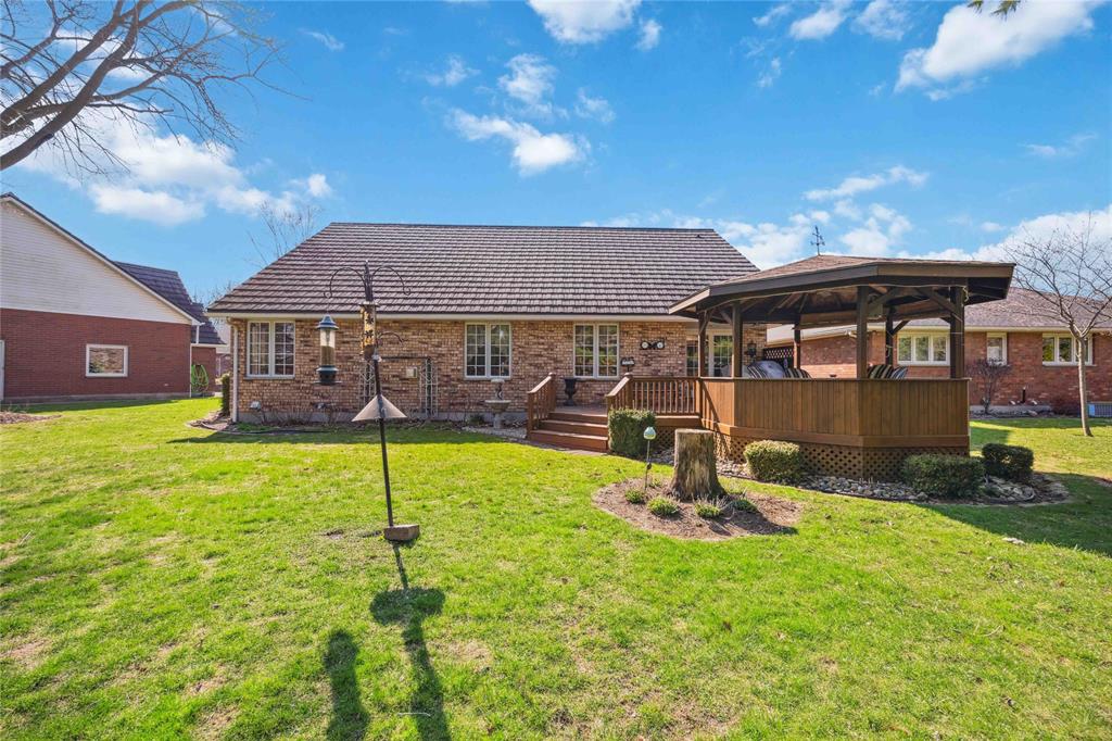 35 FRANCES Drive, Lambton Shores, Ontario, Canada