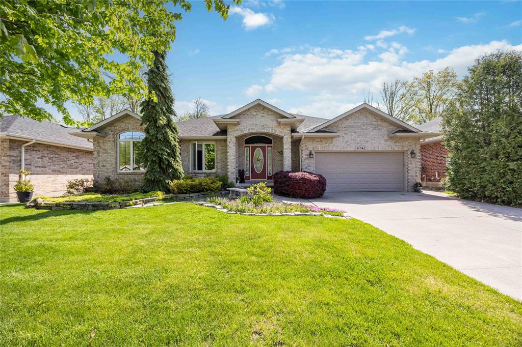6742 OLD MILL Road, Plympton-Wyoming, Ontario, Canada photo 1