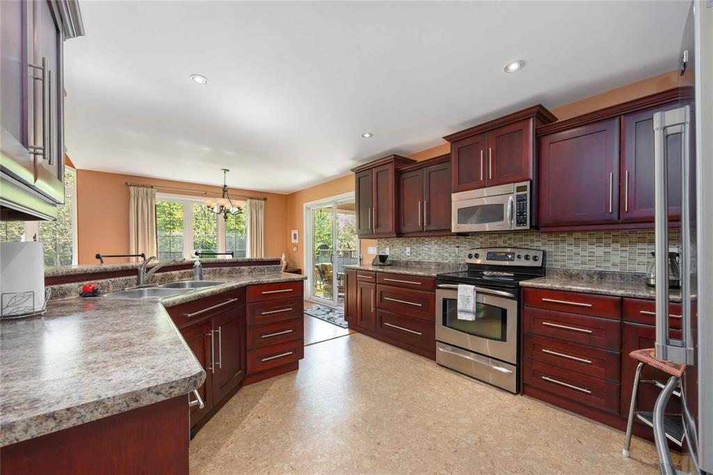 6742 OLD MILL Road, Plympton-Wyoming, Ontario, Canada
