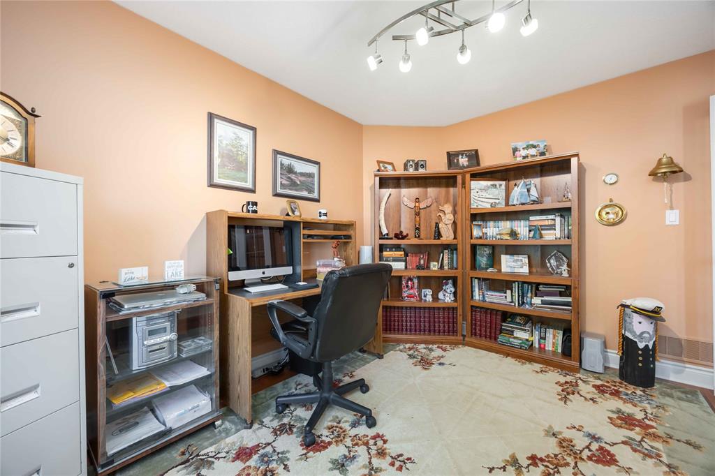 6742 OLD MILL Road, Plympton-Wyoming, Ontario, Canada