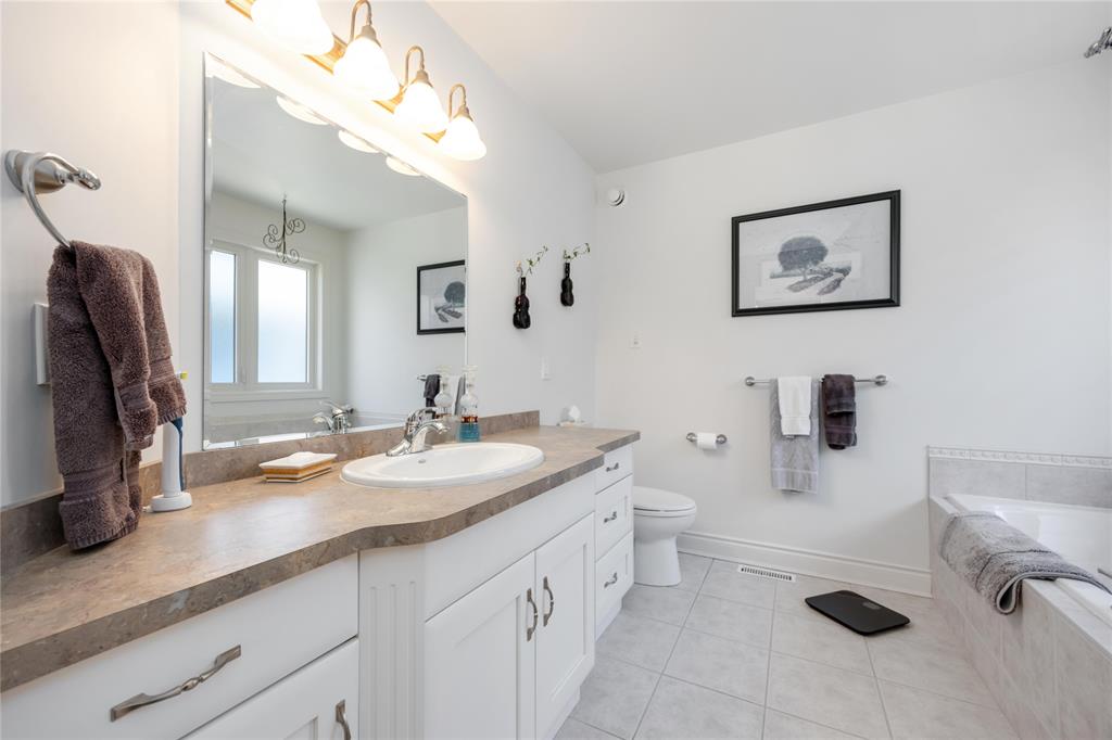 6742 OLD MILL Road, Plympton-Wyoming, Ontario, Canada
