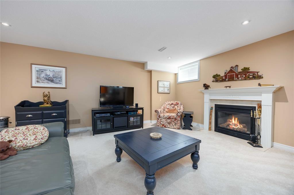 6742 OLD MILL Road, Plympton-Wyoming, Ontario, Canada