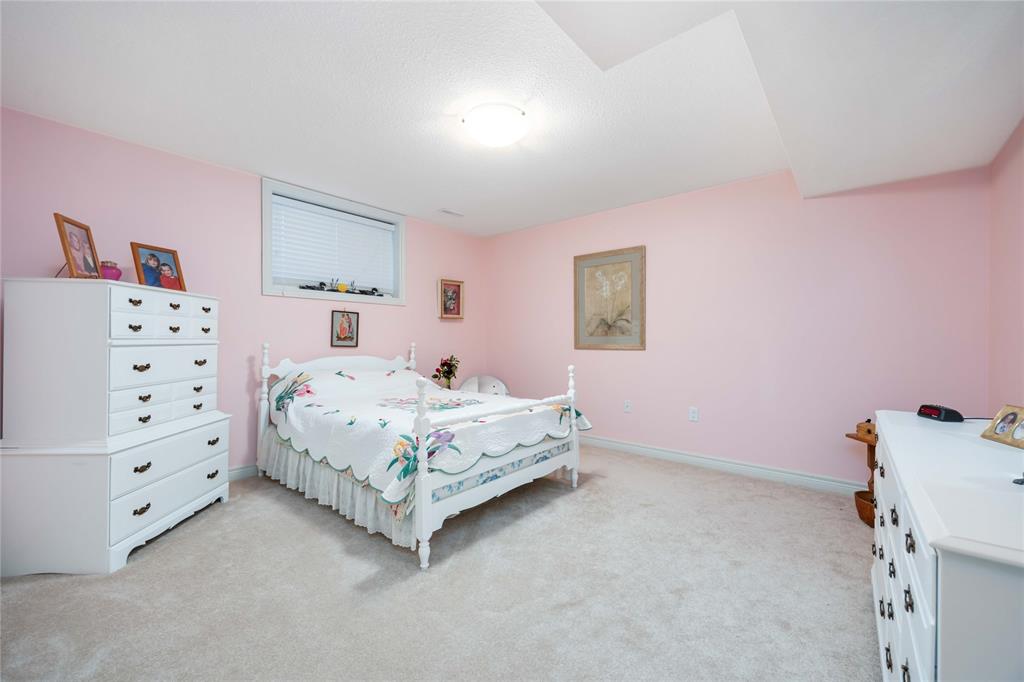 6742 OLD MILL Road, Plympton-Wyoming, Ontario, Canada