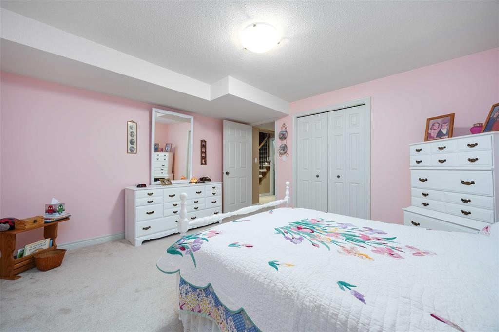 6742 OLD MILL Road, Plympton-Wyoming, Ontario, Canada