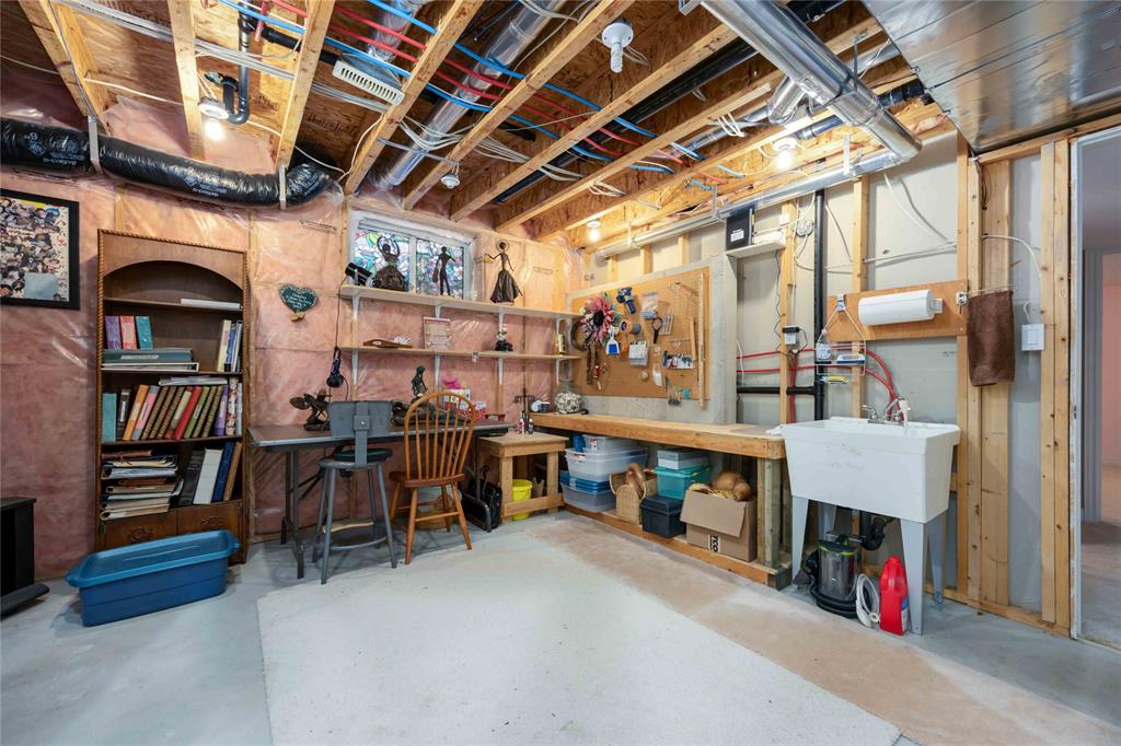 6742 OLD MILL Road, Plympton-Wyoming, Ontario, Canada