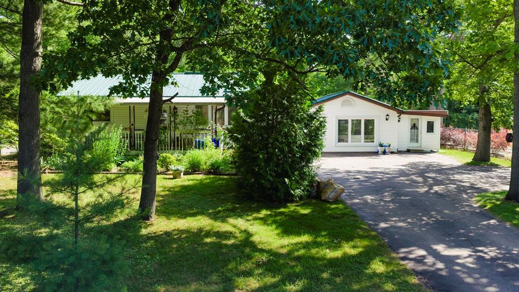 10148 Port Franks Estates Drive, Lambton Shores Ontario, Canada