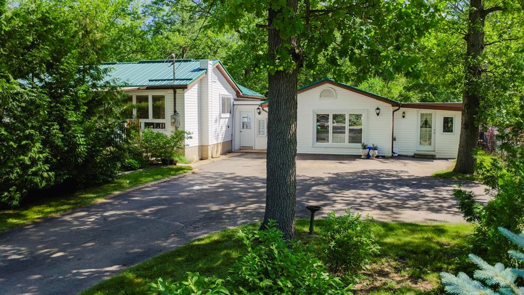 10148 PORT FRANKS ESTATES Drive, Lambton Shores, Ontario, Canada photo 2