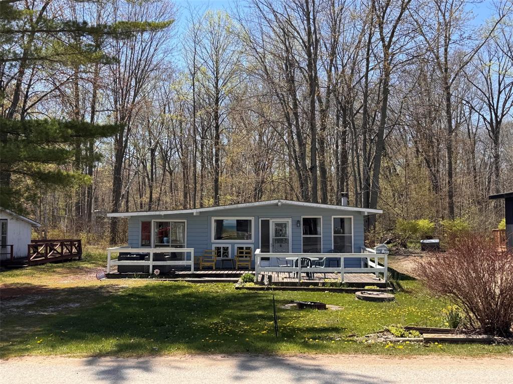 9924 LAKE Road, Lambton Shores, Ontario, Canada photo 1