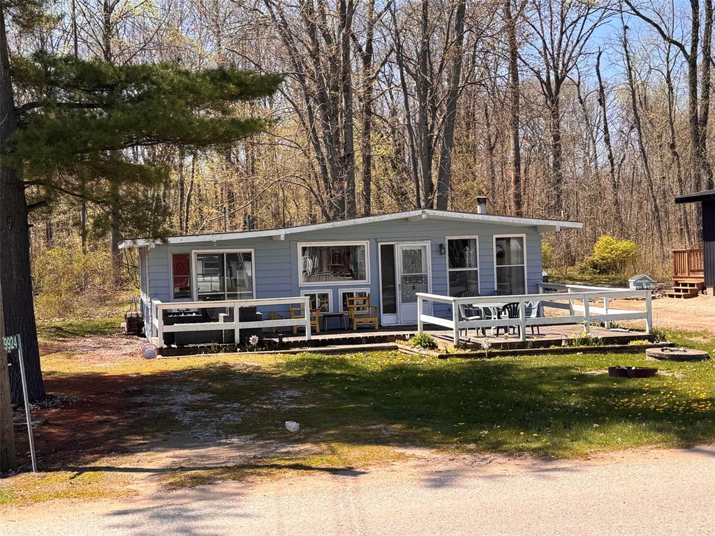 9924 LAKE Road, Lambton Shores, Ontario, Canada photo 3