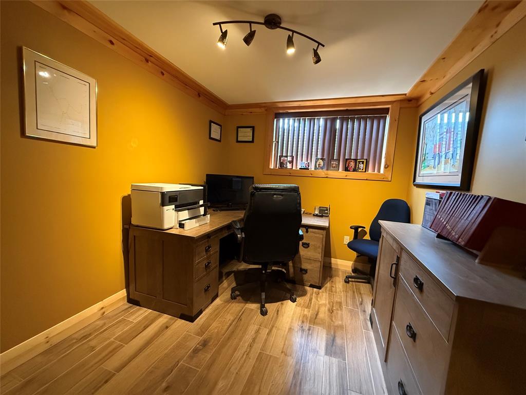 8529 Kinnaird Road photo 20