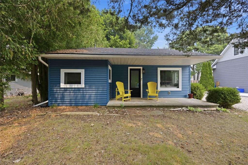 6366 LONDON Road, Lambton Shores, Ontario, Canada photo 1